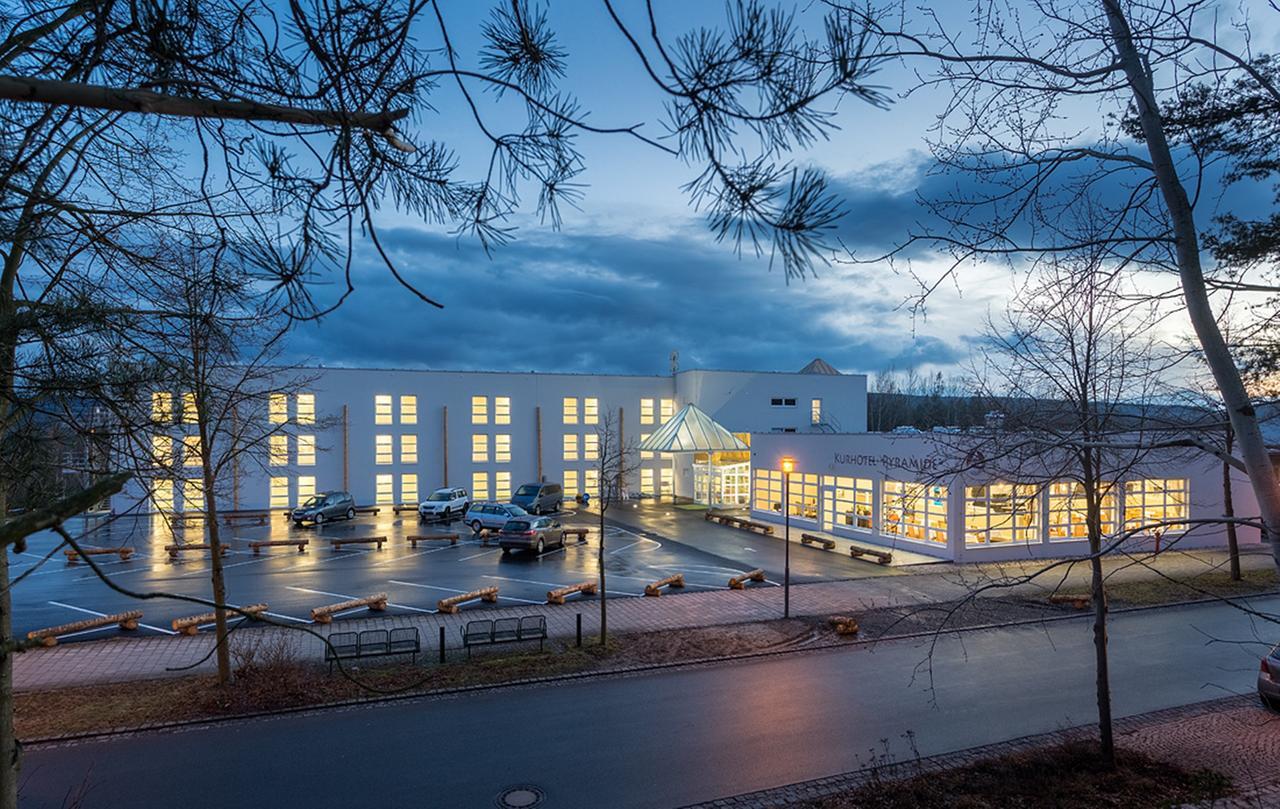 Kurhotel Pyramide Sibyllenbad ノイアルベンロイト エクステリア 写真